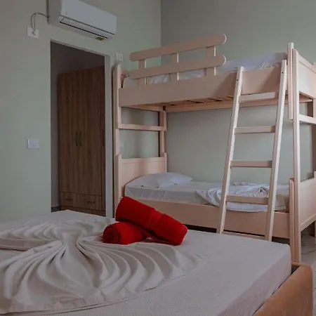 Hotel Plazhi I Gjeneralit *